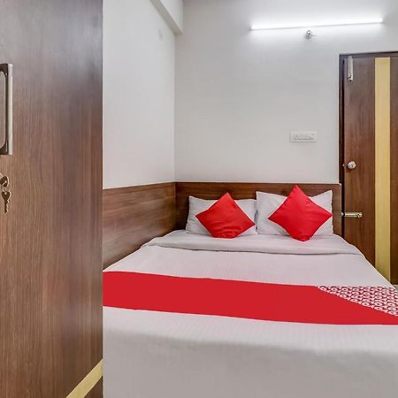 Oyo 81895 Nr Homes 班加罗尔 外观 照片