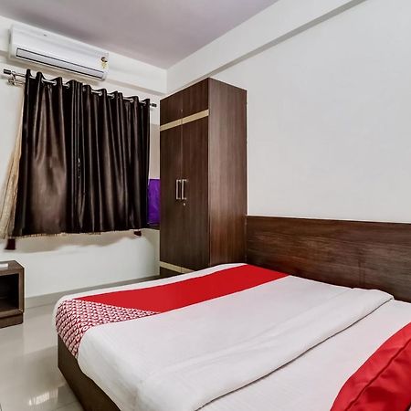 Oyo 81895 Nr Homes 班加罗尔 外观 照片