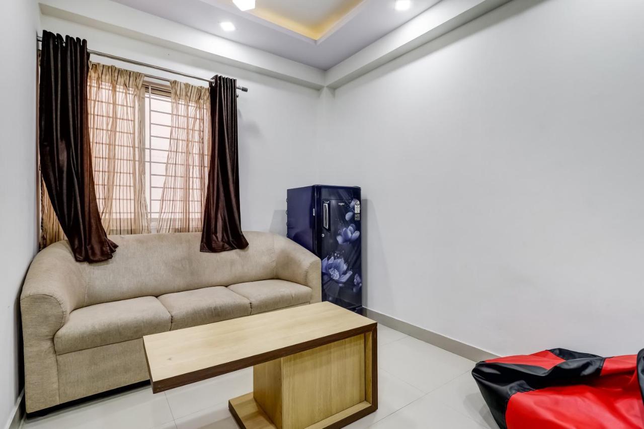 Oyo 81895 Nr Homes 班加罗尔 外观 照片