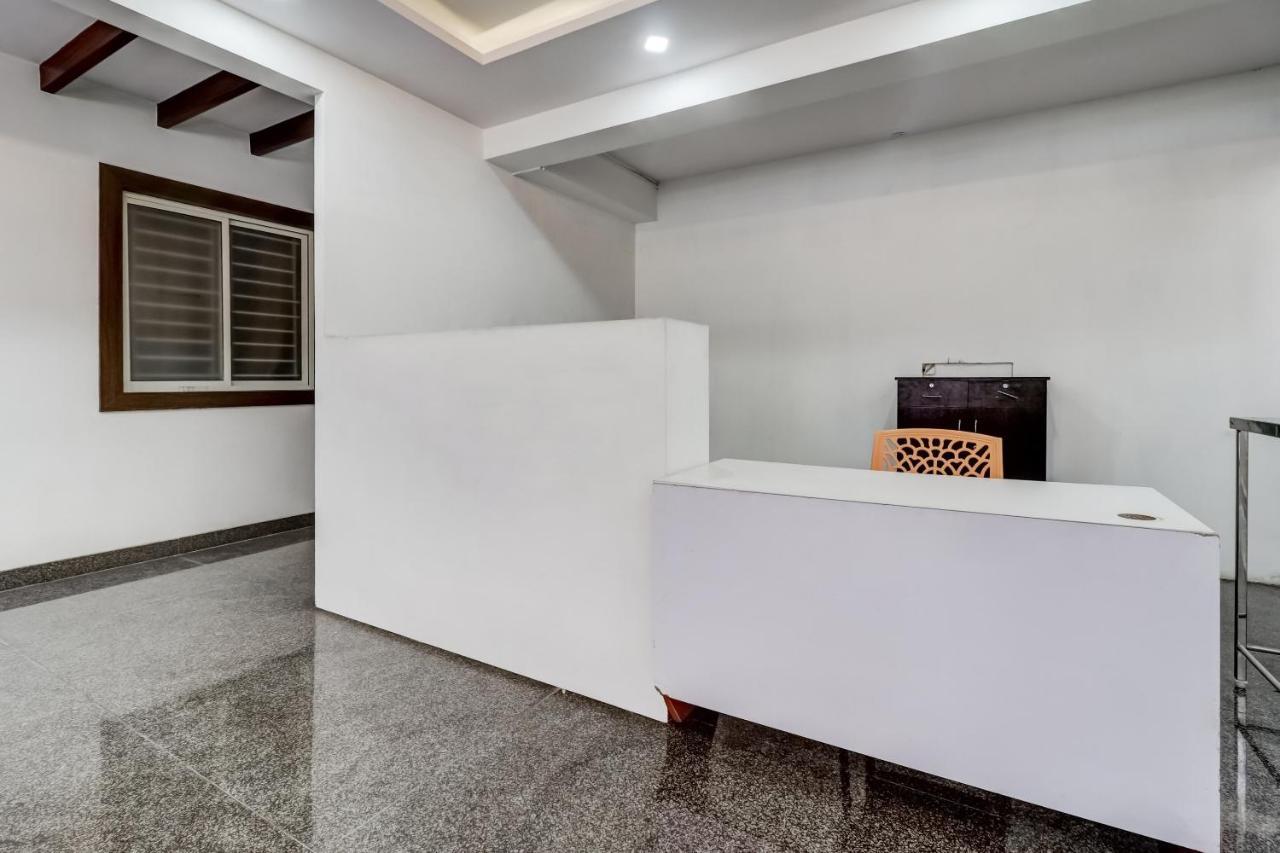 Oyo 81895 Nr Homes 班加罗尔 外观 照片