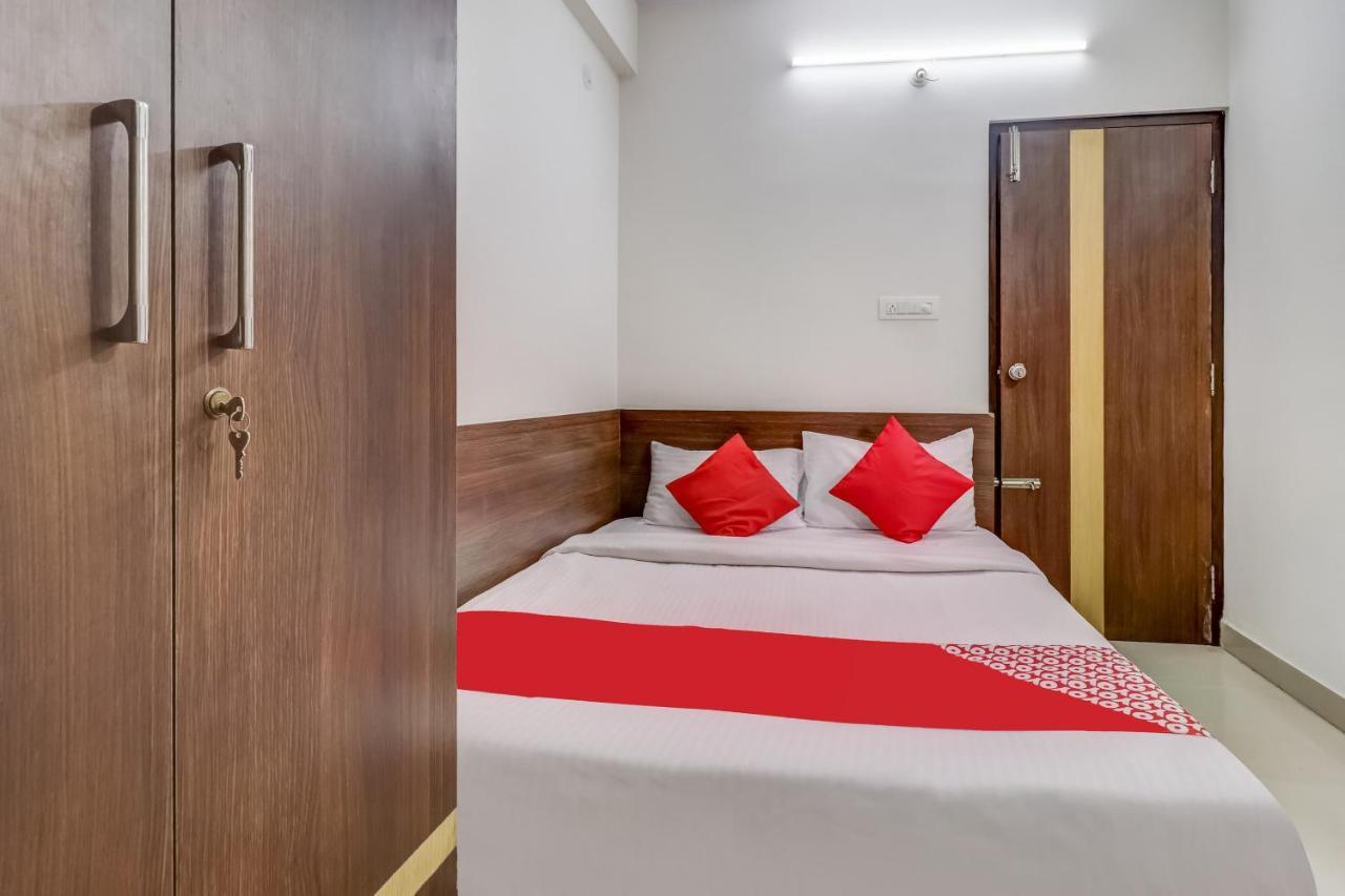 Oyo 81895 Nr Homes 班加罗尔 外观 照片